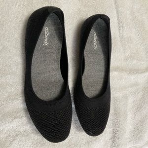 Allbirds heathered black tree runners. 6.5